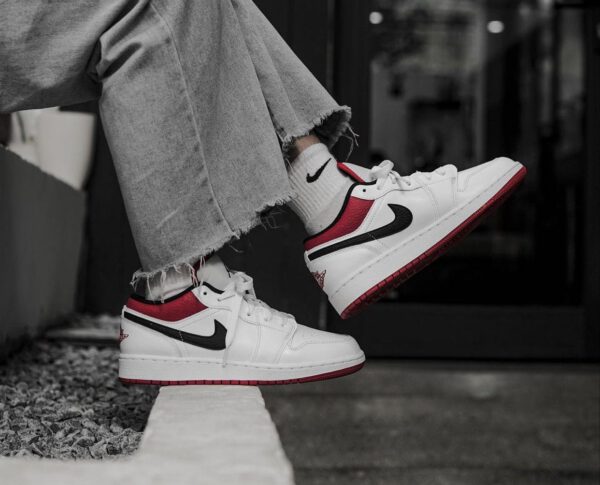 Air Jordan 1 Low White University Red Black